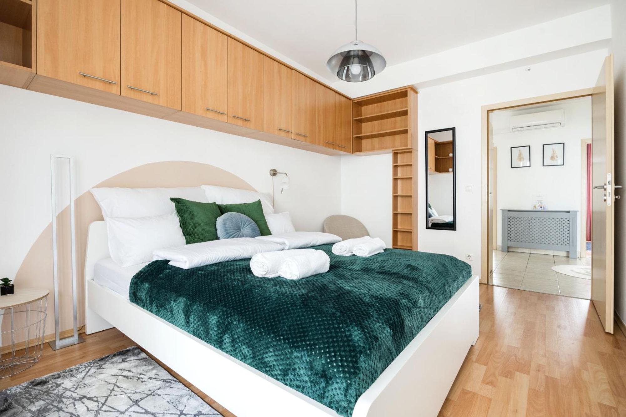 Modern Two-Bedroom Apartment With Free Parking 부다페스트 외부 사진